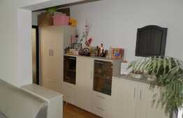 2 camere, 59.79 mp, 2 balcoane, decomandat, zona strazii Eroilor! Cu parcare!