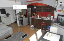 2 camere, 59.79 mp, 2 balcoane, decomandat, zona strazii Eroilor! Cu parcare!