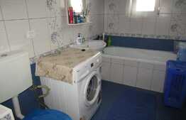 Vanzare 2 camere, 50 mp, balcon, zona strazii Eroilor! Parcare!