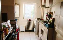 4 camere, decomandat, 78 mp, etaj intermediar, zona strazii Calea Floresti