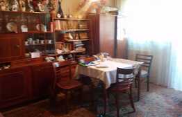 Apartament 3 camere, 69 mp, decomandat, etaj intermediar, zona Billa