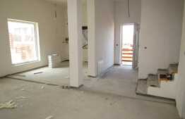 Duplex de 113 mp utili, teren de 249 mp! Semifinisat! Priveliste frumoasa!