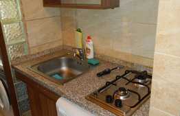 Garsoniera de inchiriat, 24 mp, etaj intermediar, zona Magazinului Central