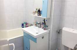 Garsoniera 28 mp, etaj intermediar, zona Mercur