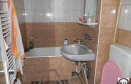 De vanzare apartament cu 3 camere decomandate, 67 mp utili, 2 balcoane inchise