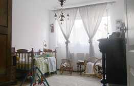 De vanzare partament 3 camere, 63 mp, parcare, zona Vivo