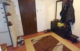 Apartament 3 camere, 72 mp, decomandat, parcare, boxa, zona Big