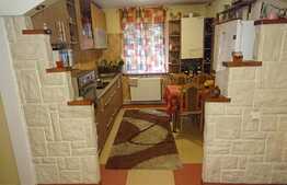 Apartament 3 camere, 72 mp, decomandat, parcare, boxa, zona Big