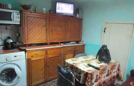 Casa cu suprafata de  38 mp, teren de 560 mp, front 12ml