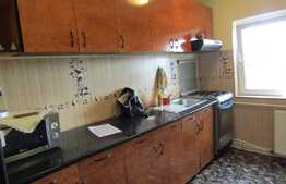 Apartament 3 camere, decomandat, 67 mp, garaj, boxa la subsol, zona Kaufland