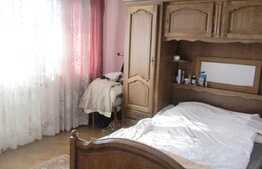 Apartament 3 camere, 73 mp, decomandat, boxa, zona Petrom