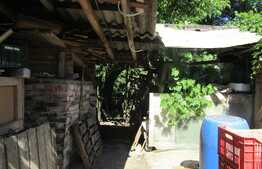 Casa demolabila, 60 mp, teren de 1403 mp, front 14 ml, zona Auchan