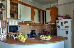 Apartament cu 3 camere, 80 mp, parcare, zona Opera Maghiara