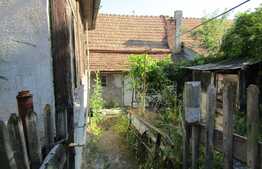 Casa demolabila, 50 mp, teren de 1541 mp, front 12 ml, zona Taietura Turcului