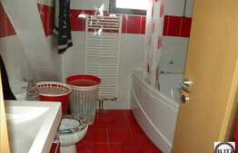 Triplex cu scara interioara, 80 mp utili plus gradina, imobil nou, zona Eroilor!