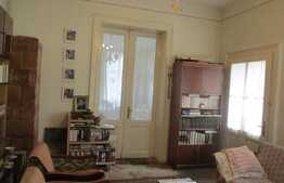 De vanzare casa interbelica zona centrala , 68,67 mp, teren 176 mp, front 9 ml, zona centrala!