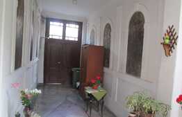 De vanzare casa interbelica zona centrala , 68,67 mp, teren 176 mp, front 9 ml, zona centrala!