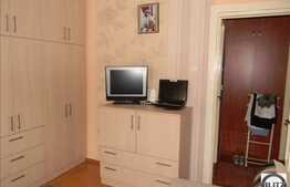 De vanzare apartament 3 camere decomandate, 65 mp utili, cu boxa si loc parcare