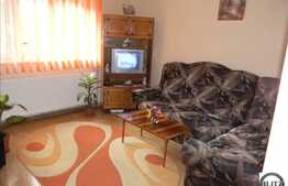 Vanzare apartament 4 camere, 70 mp utili,2 boxe la subsol,imobil izolat exterior