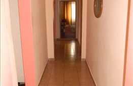 Vanzare apartament 4 camere, 70 mp utili,2 boxe la subsol,imobil izolat exterior