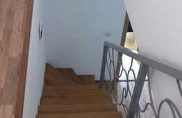 Apartament pe 2 nivele, 2 camere, 47 mp, parcare, zona strazii Frunzisului