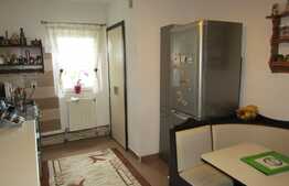 3 camere, 65 mp, decomandat, etaj intermediar, boxa subsol, zona Kaufland