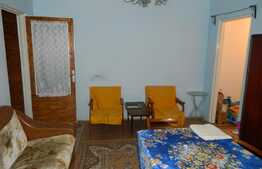 De vanzare apartament 3 camere, 55 mp, garaj, 2 boxe, zona Big