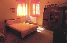 De vanzare 2 camere, decomandate, 53.25 mp! Zona strazii Eroilor!