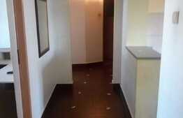 Apartament 4 camere, 81 mp, decomandat, garaj, boxa, zona Pritax