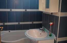 Apartament 4 camere, 81 mp, decomandat, garaj, boxa, zona Pritax