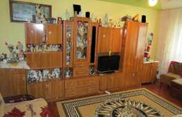 Apartament 4 camere, decomandat, etaj intermediar, 80 mp, boxa, zona Kaufland