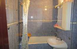 Apartament 4 camere, decomandat, etaj intermediar, 80 mp, boxa, zona Kaufland