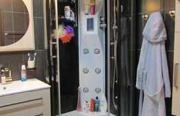 Apartament 3 camere, 89 mp, decomandat, etaj intermediar, parcare, zona Petrom