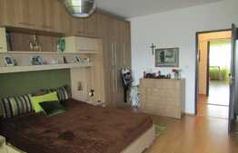 Apartament 3 camere, 89 mp, decomandat, etaj intermediar, parcare, zona Petrom