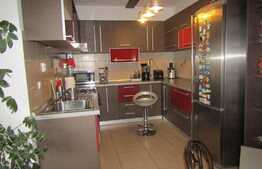 Apartament 3 camere, 89 mp, decomandat, etaj intermediar, parcare, zona Petrom