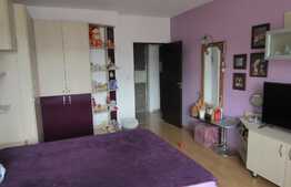 Apartament 3 camere, 89 mp, decomandat, etaj intermediar, parcare, zona Petrom