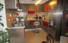 Apartament 3 camere, 89 mp, decomandat, etaj intermediar, parcare, zona Petrom