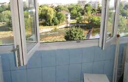 Apartament 2 camere, 50 mp, decomandat, zona Bulevardului 1 Decembrie