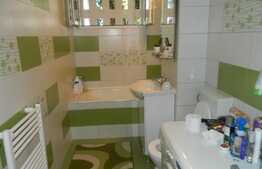 Apartament 3 camere, 63 mp, decomandat, parcare, boxa, zona Big