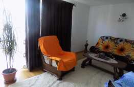 Apartament in vila, 3 camere, 70 mp! Zona strazii Florilor! 2 locuri parcare!