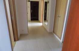 Apartament in vila, 3 camere, 70 mp! Zona strazii Florilor! 2 locuri parcare!