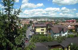 Apartament 4 camere, imobil tip casa/vila, 130 mp, zona strazii Campului