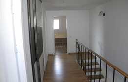 Apartament 4 camere, imobil tip casa/vila, 130 mp, zona strazii Campului