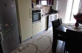 De vanzare apartament 3 camere, 61 mp, 2 balcoane! Parcare cu CF! Zona Porii! 