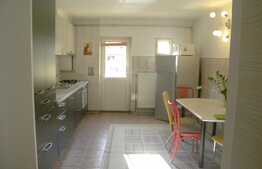 Apartament 3 camere, 70 mp, decomandat, mobilat modern, zona Piata Zorilor