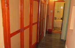 De vanzare apartament 3 camere, 70 mp, decomandat, zona Profi