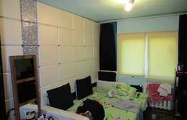 De vanzare apartament 3 camere, 70 mp, decomandat, zona Profi