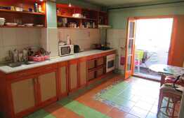 De vanzare apartament 3 camere, 70 mp, decomandat, zona Profi