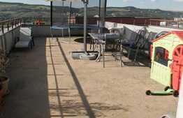 2 camere, 57 mp, terasa de 55 mp! Mobilat! Zona Vivo! Priveliste frumoasa!