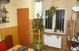 Vanzare 2 camere, 56 mp in zona Diana, izolat termic